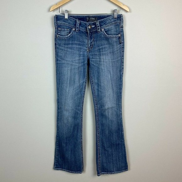 Silver Suki Jeans 28 x30‎ Bootcut Medium Wash Lightly Distressed Low Rise - Picture 1 of 10